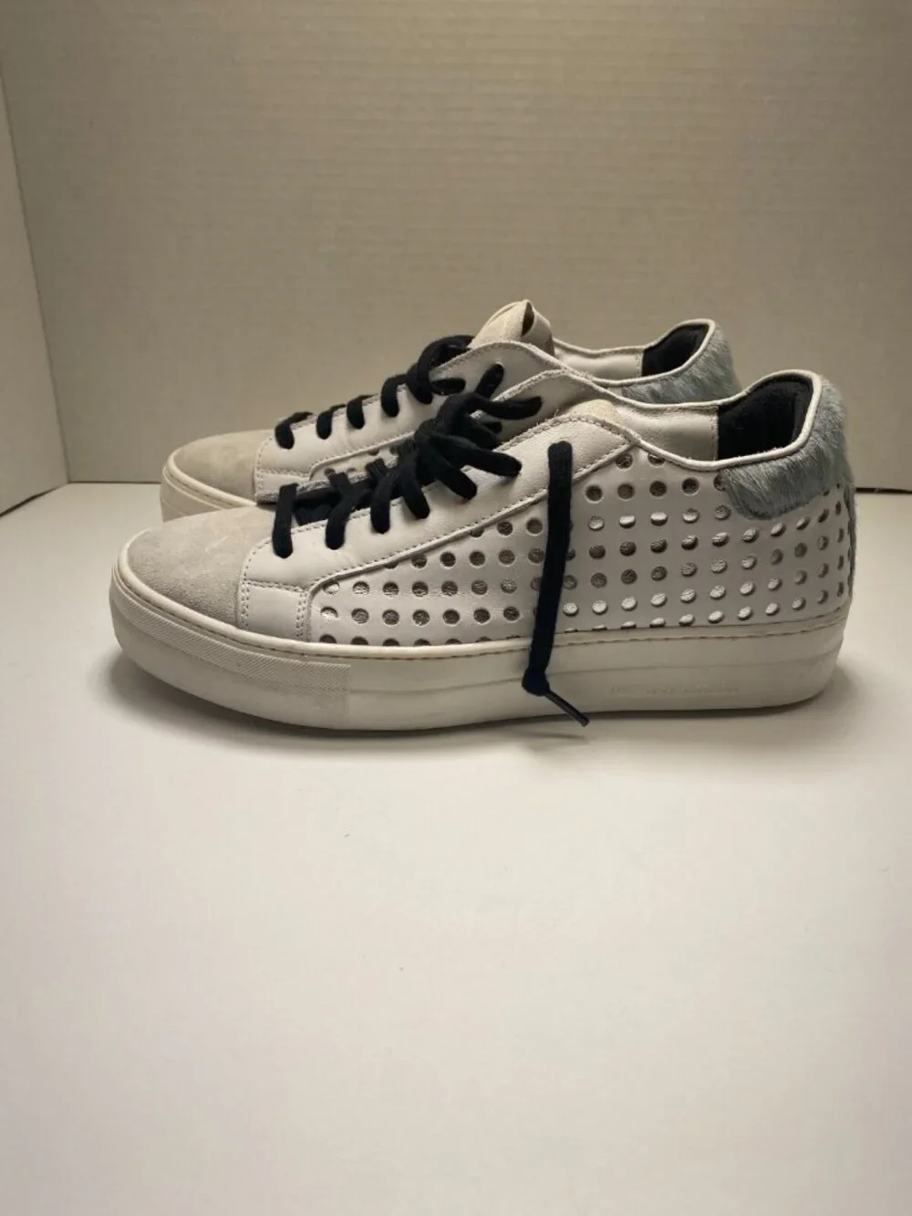 P448 John Fleece Trim Women's Leather Sneaker  Sz 10.5 41